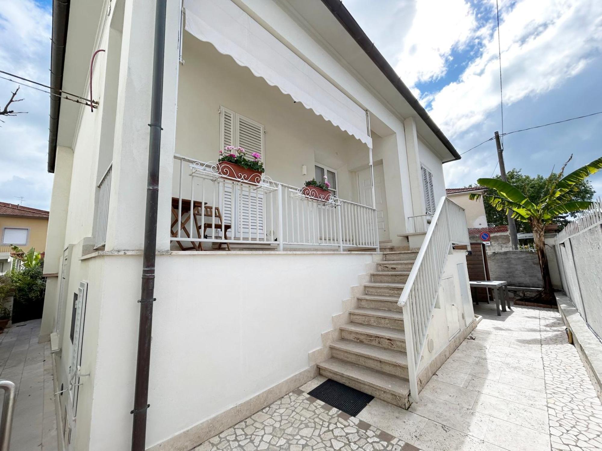 דירות ואדה La Casa Di Rosi Al Mare מראה חיצוני תמונה
